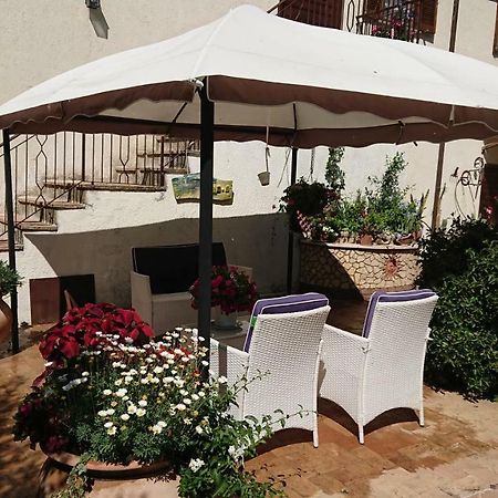 Bed And Breakfast Casale Isorella Сан Джемини Екстериор снимка