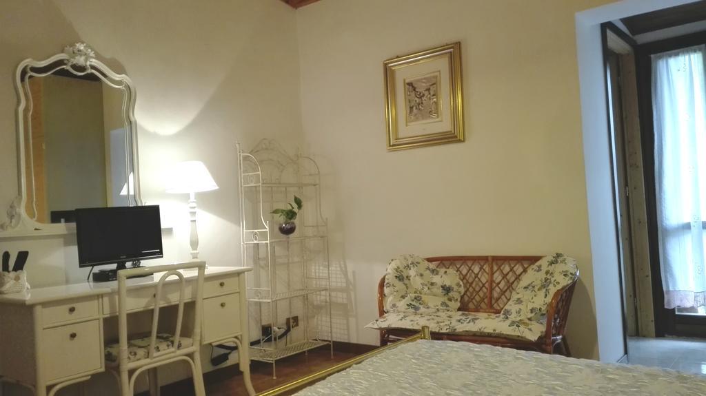Bed And Breakfast Casale Isorella Сан Джемини Екстериор снимка