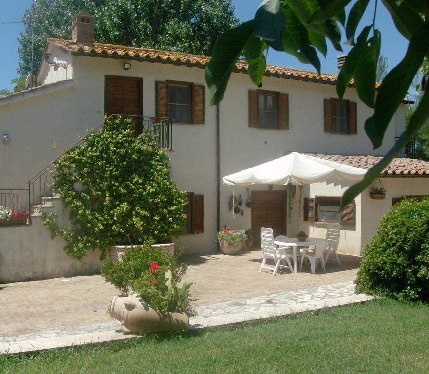Bed And Breakfast Casale Isorella Сан Джемини Екстериор снимка