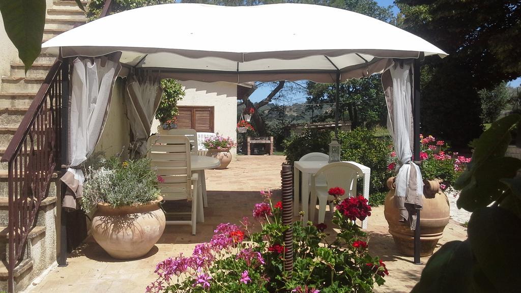Bed And Breakfast Casale Isorella Сан Джемини Екстериор снимка