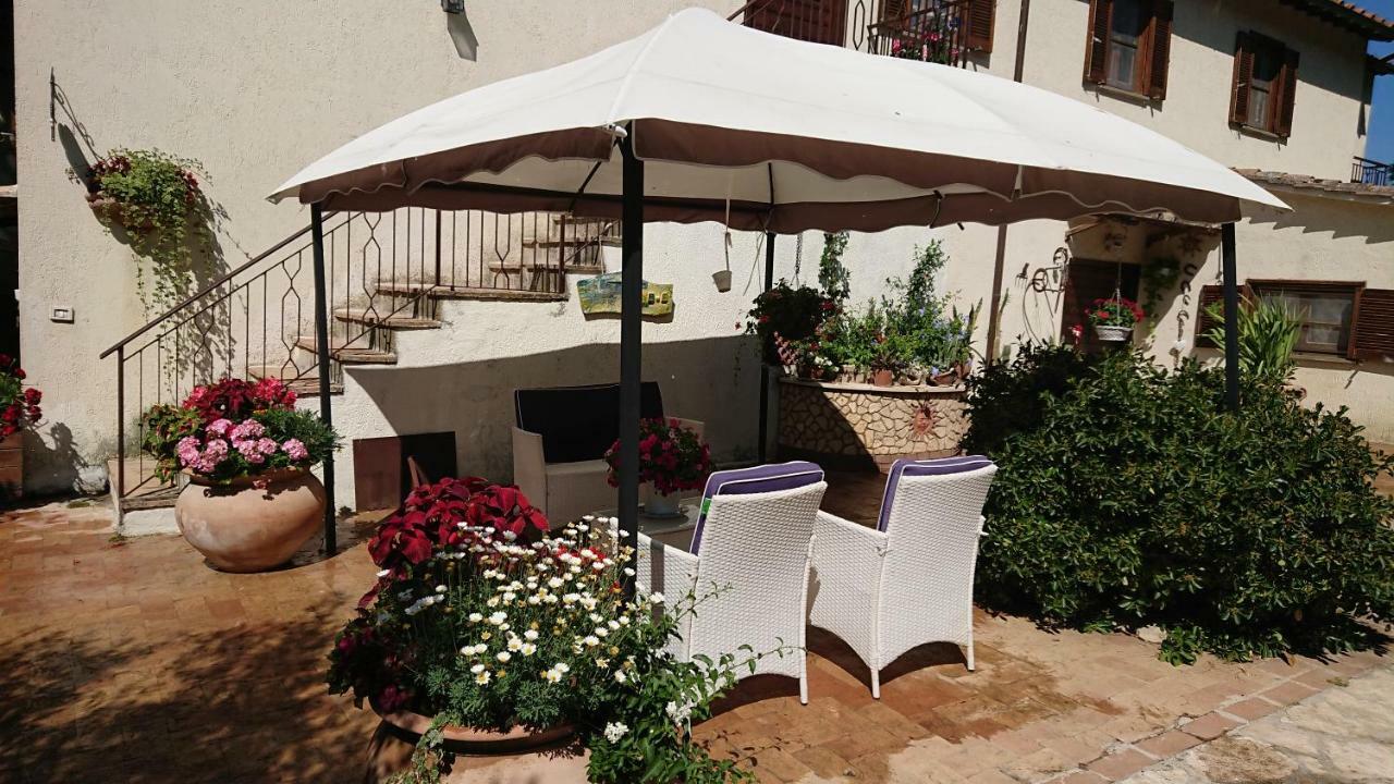 Bed And Breakfast Casale Isorella Сан Джемини Екстериор снимка