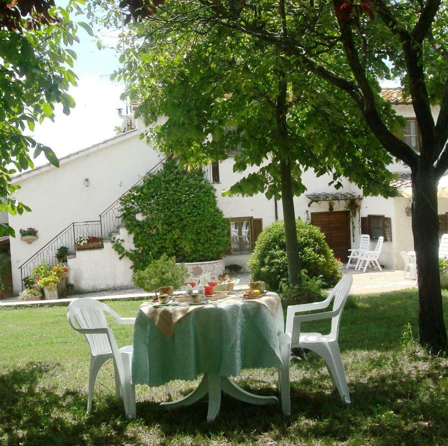 Bed And Breakfast Casale Isorella Сан Джемини Екстериор снимка